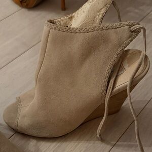Chinese Laundry Kristen Cavallari Beige Suede Wedges